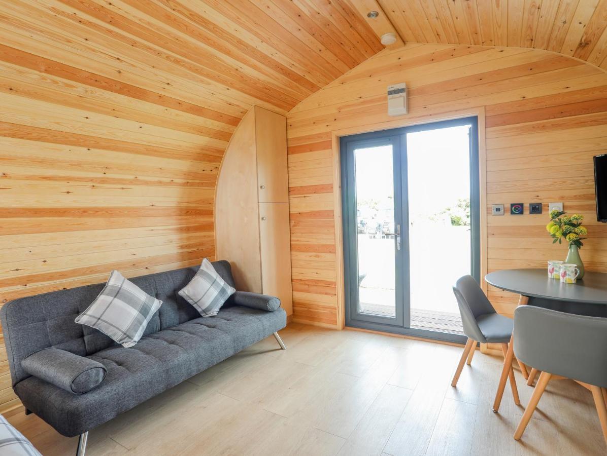 Caban Cariad Holyhead Extérieur photo